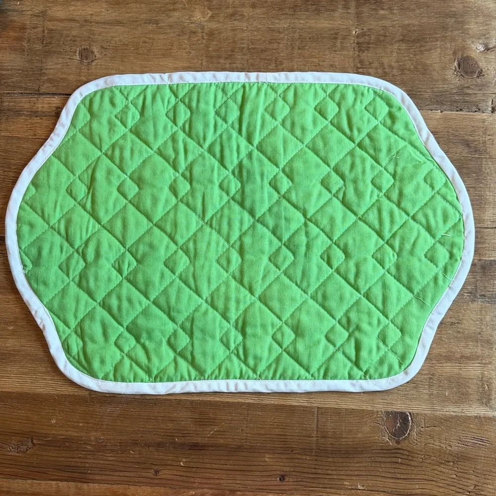 4 Vintage Embroidered Gingham Placemats 1970s Quilted Scalloped. Green/White EUC